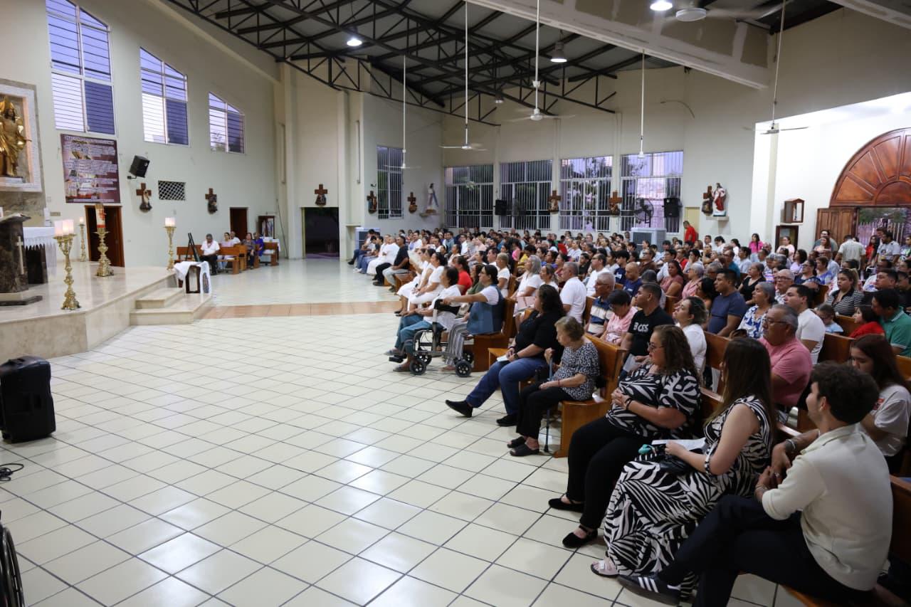 $!Recuerdan familiares de víctimas del ‘trenazo’ a sus seres queridos con misa de aniversario