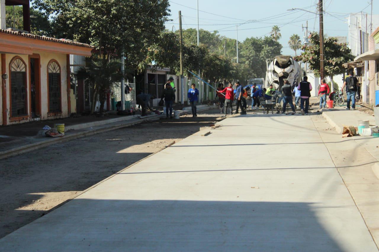 $!Entrega Alcalde de Culiacán 24 acciones de vivienda en Aguaruto