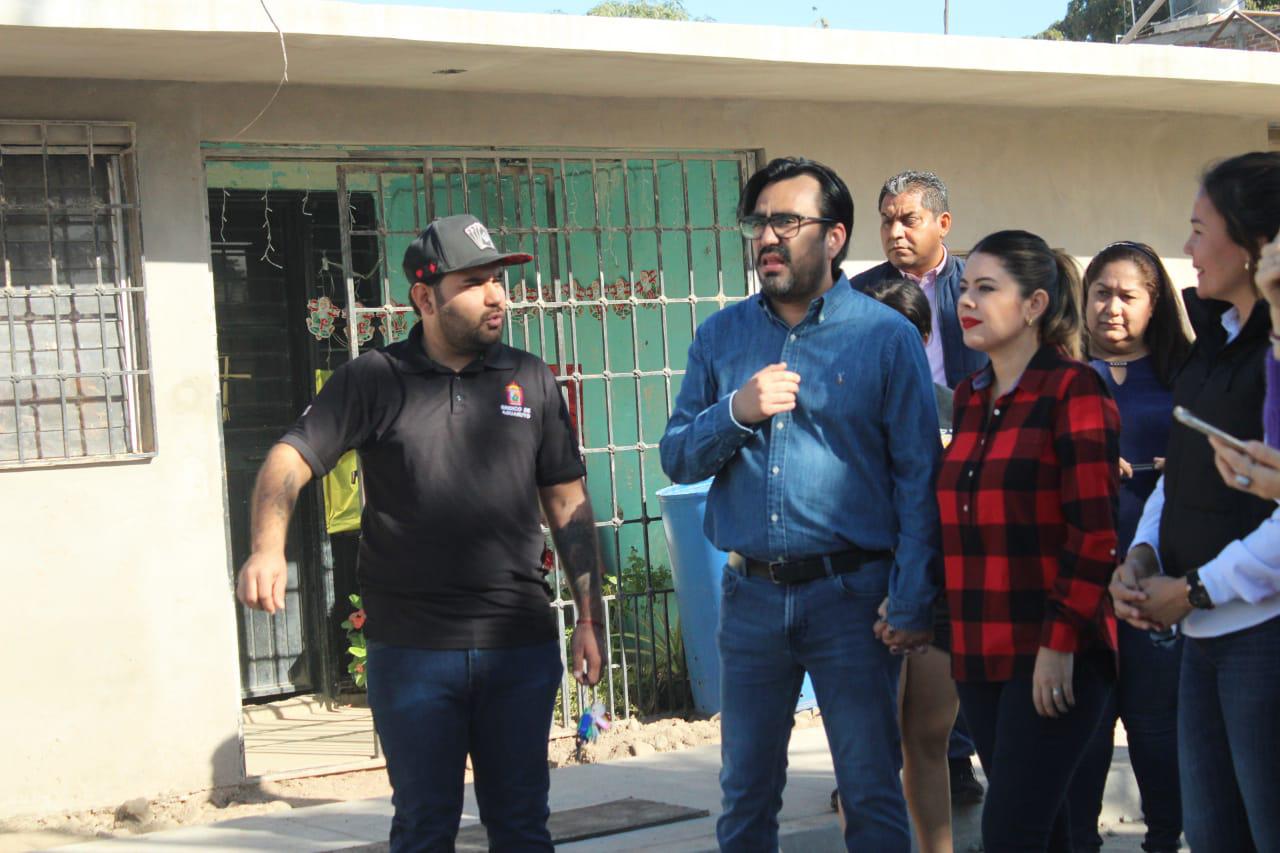 $!Entrega Alcalde de Culiacán 24 acciones de vivienda en Aguaruto