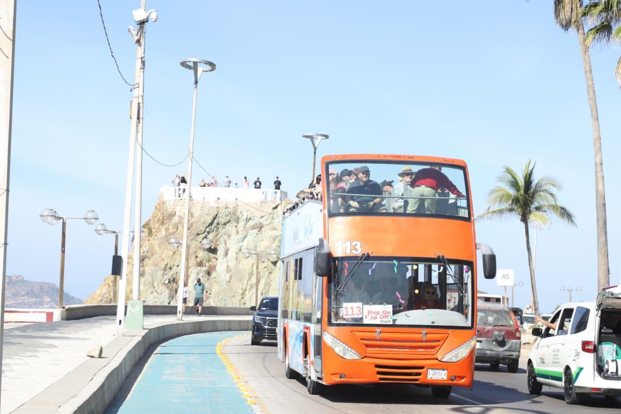 $!Coinciden en Mazatlán tres cruceros turísticos