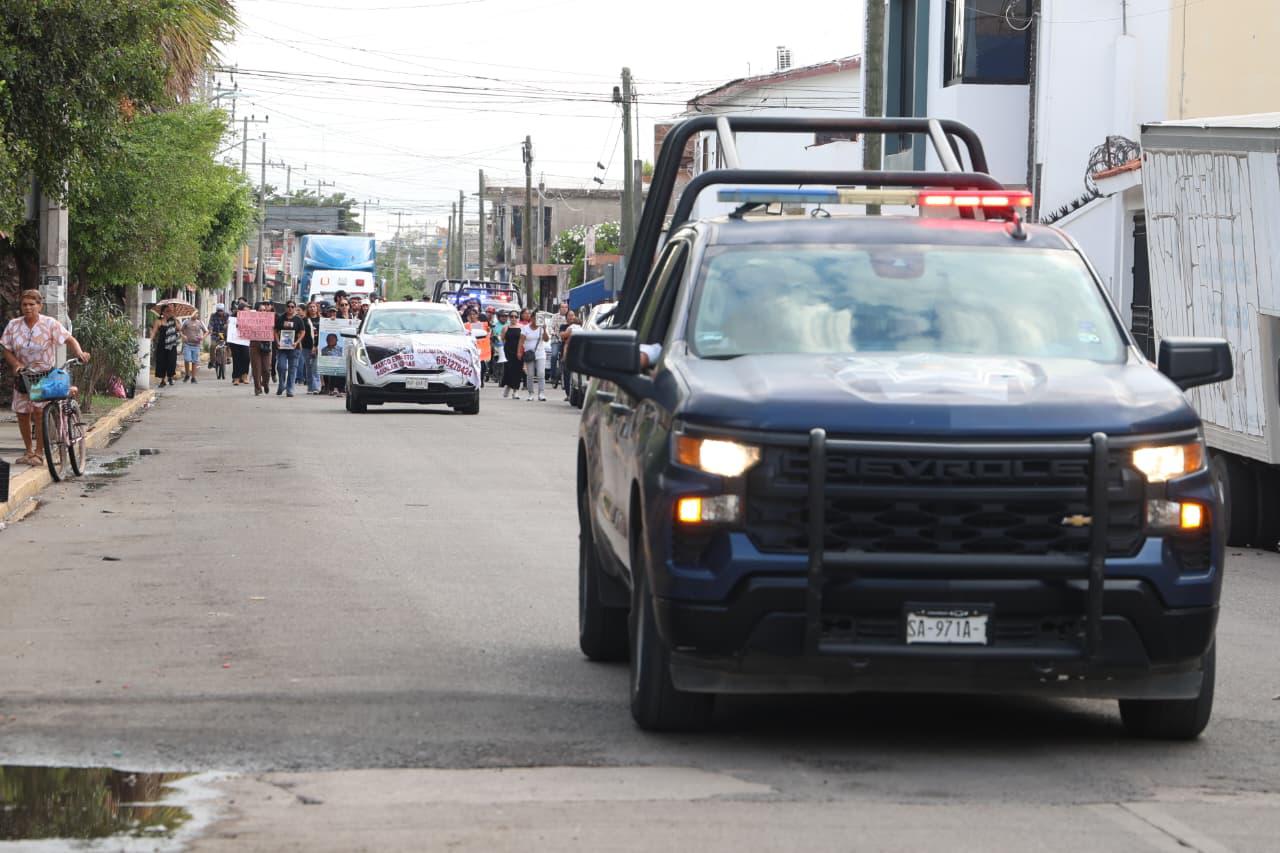 $!‘Escuinapa quiere paz’, ciudadanos recorren las calles buscando un alto a la violencia