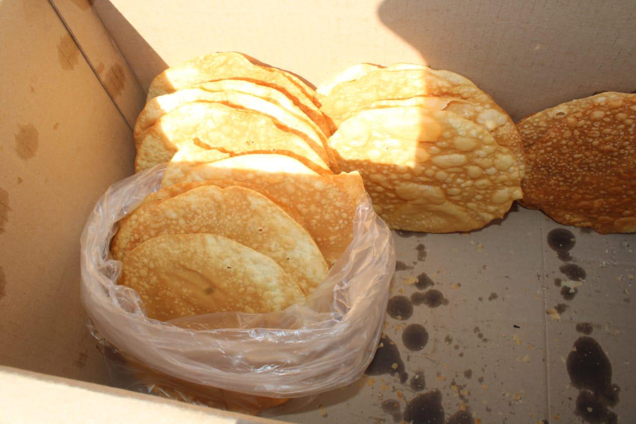 $!Leticia y Joel elaboran buñuelos y regalan en honor a San Judas Tadeo en Rosario