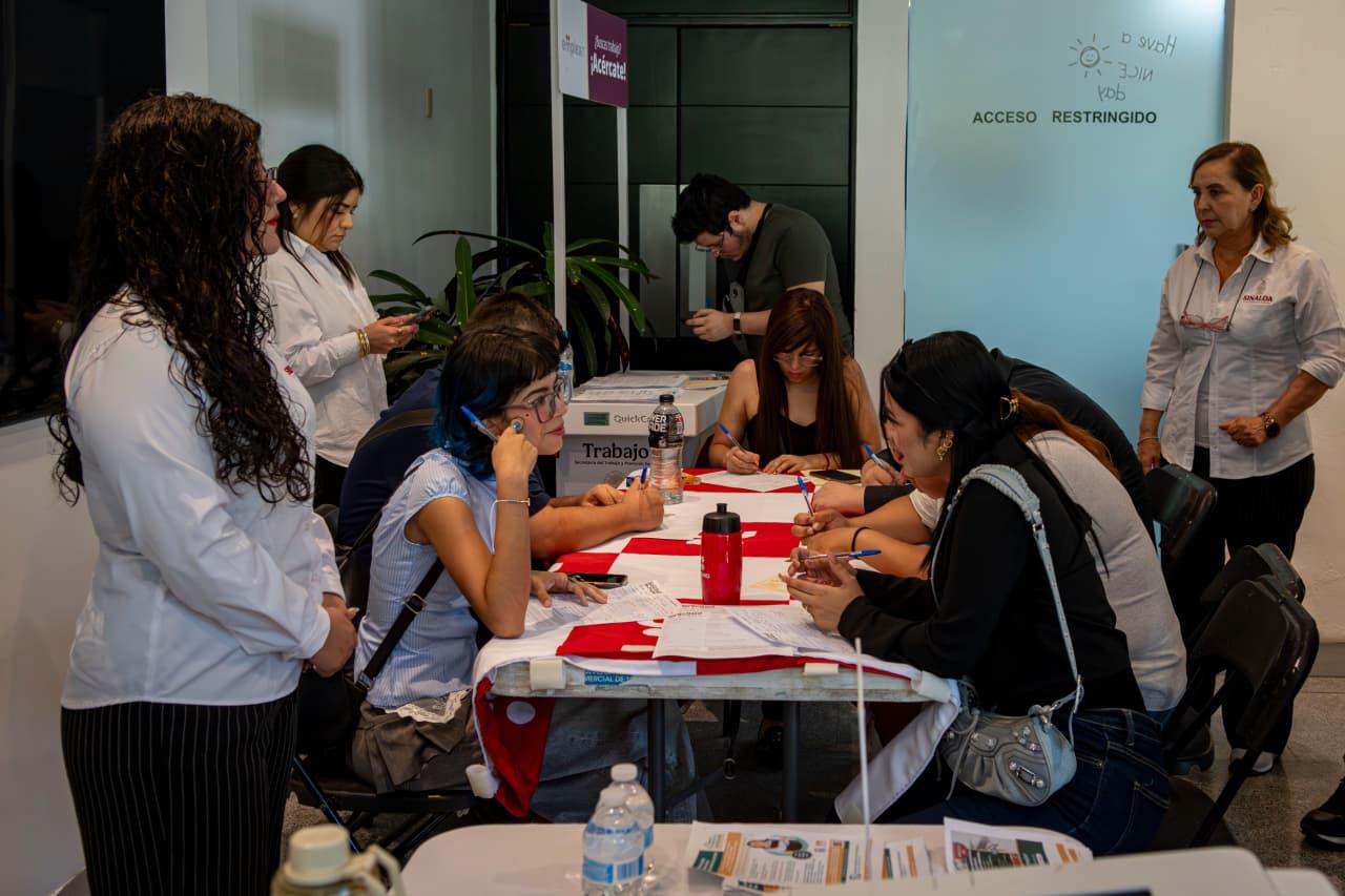 $!Reúne jornada Municipal de Empleo en Culiacán a 401 buscadores y concreta 174 entrevistas
