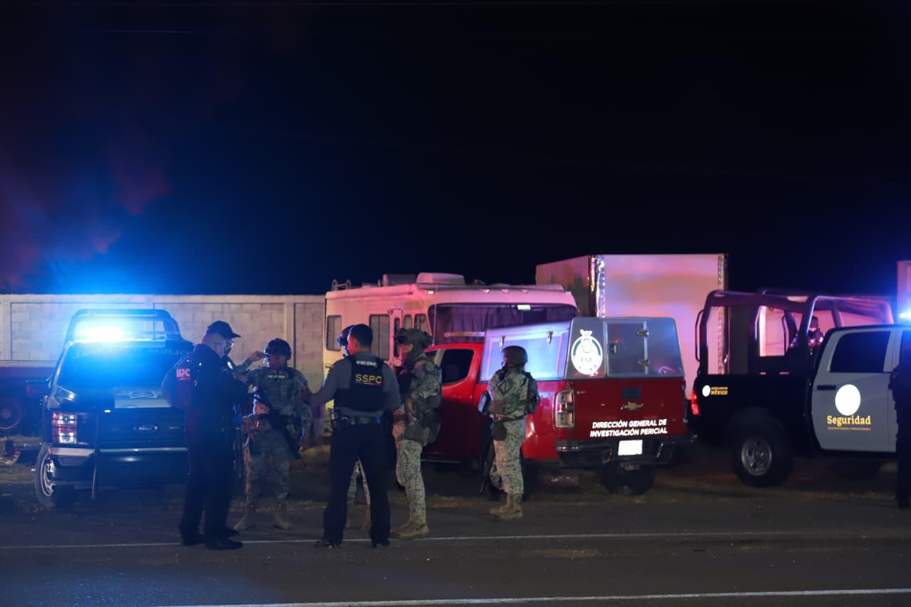 $!Incendio en pensión vehicular moviliza cuerpos de seguridad y auxilio al sur de Mazatlán