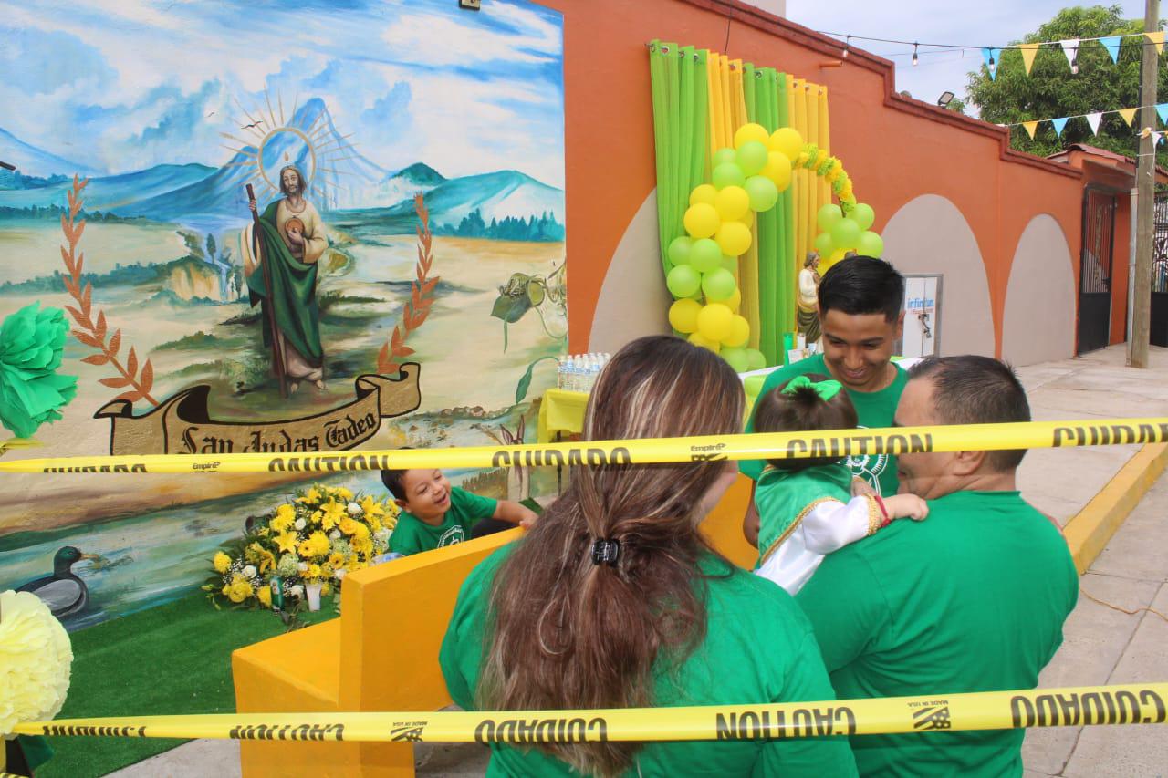 $!Adela y Emily celebran a San Judas Tadeo en Rosario por favor recibido