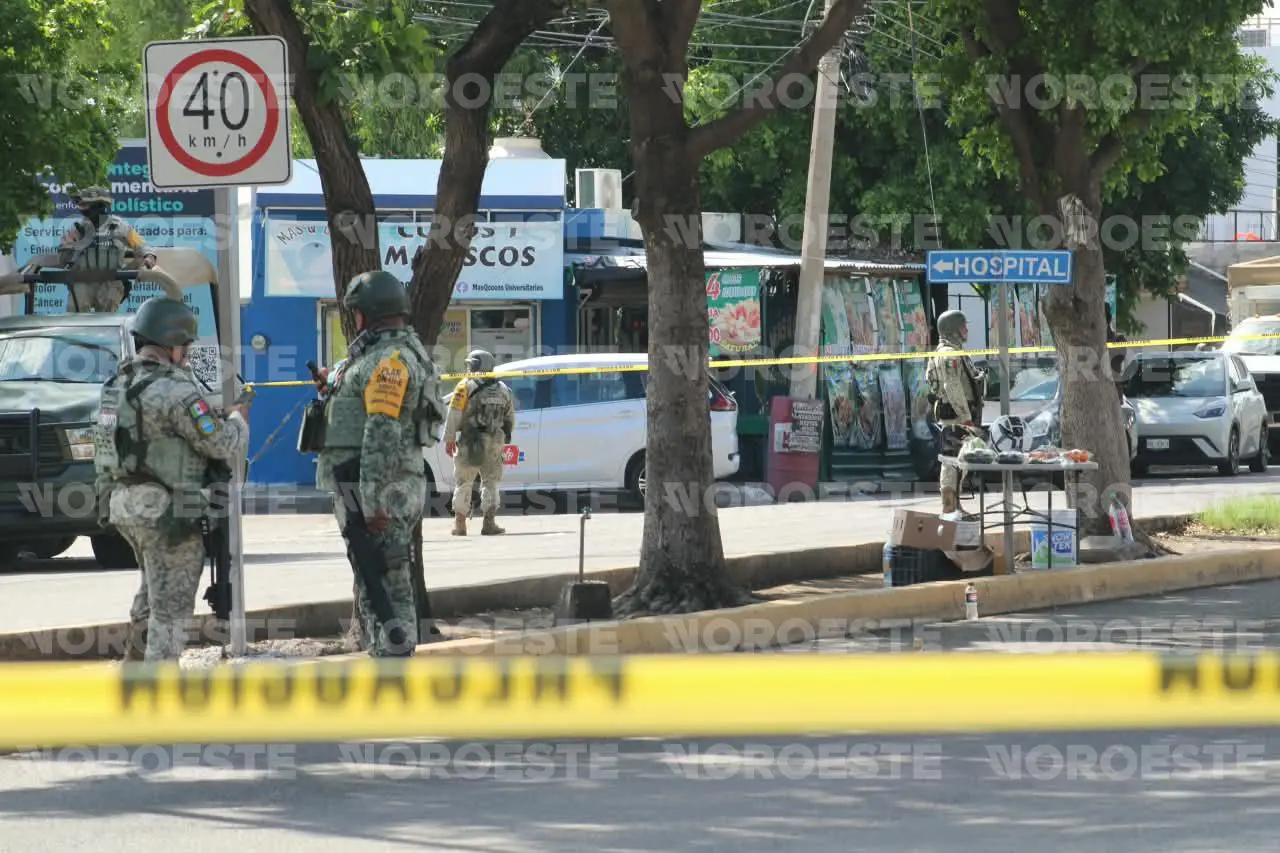 $!Balean a limpiavidrios en crucero del Bulevar Universitarios y Pedro Anaya, en Culiacán