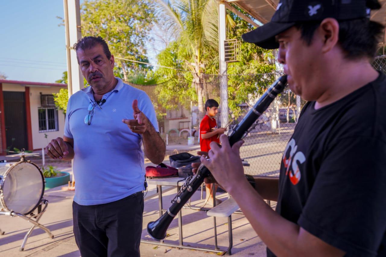 $!Jóvenes de comunidades rurales participan en las clases de música que ofrece el CMA.
