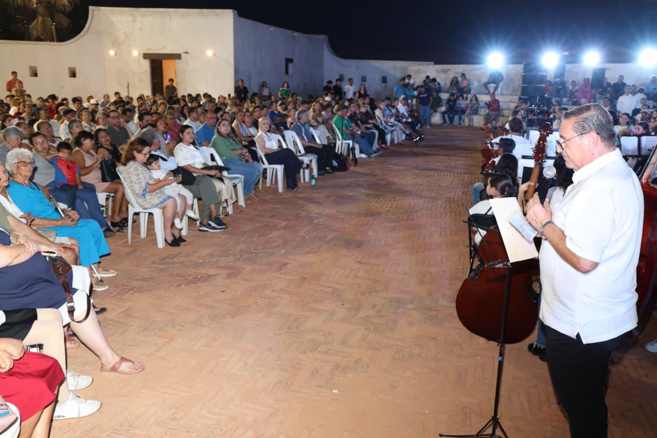 $!El director general del Instituto de Cultura, Turismo y Arte de Mazatlán, Óscar García Osuna, brindó un emotivo mensaje a los asistentes.