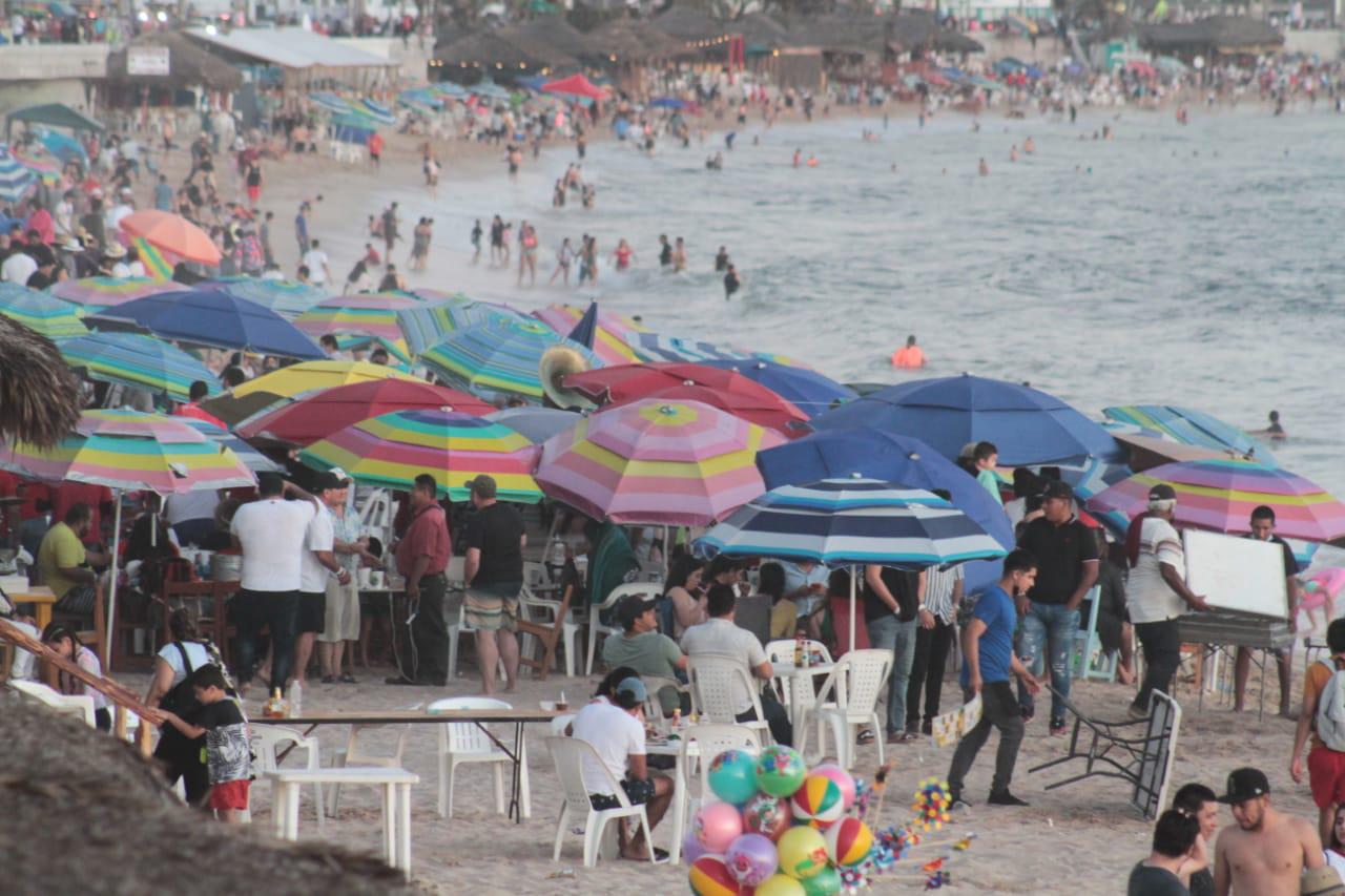 $!Así vivió Mazatlán la noche del Domingo de Pascua