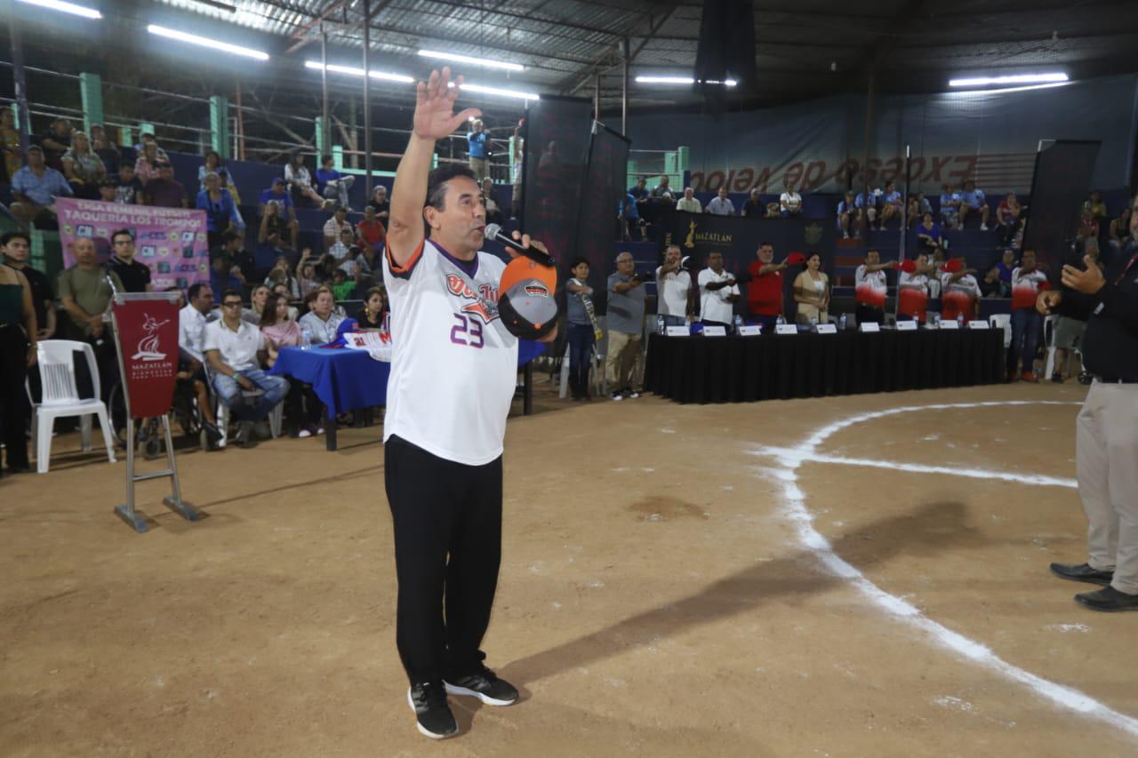 $!Recuerdan a Miguel Loaiza en inauguración de Nacional Veteranos de Beisbol, en Club Muralla