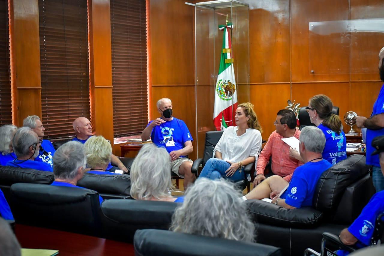 $!‘Ningún Alcalde de Mazatlán nos había preguntado sobre nuestras necesidades’: extranjeros voluntarios