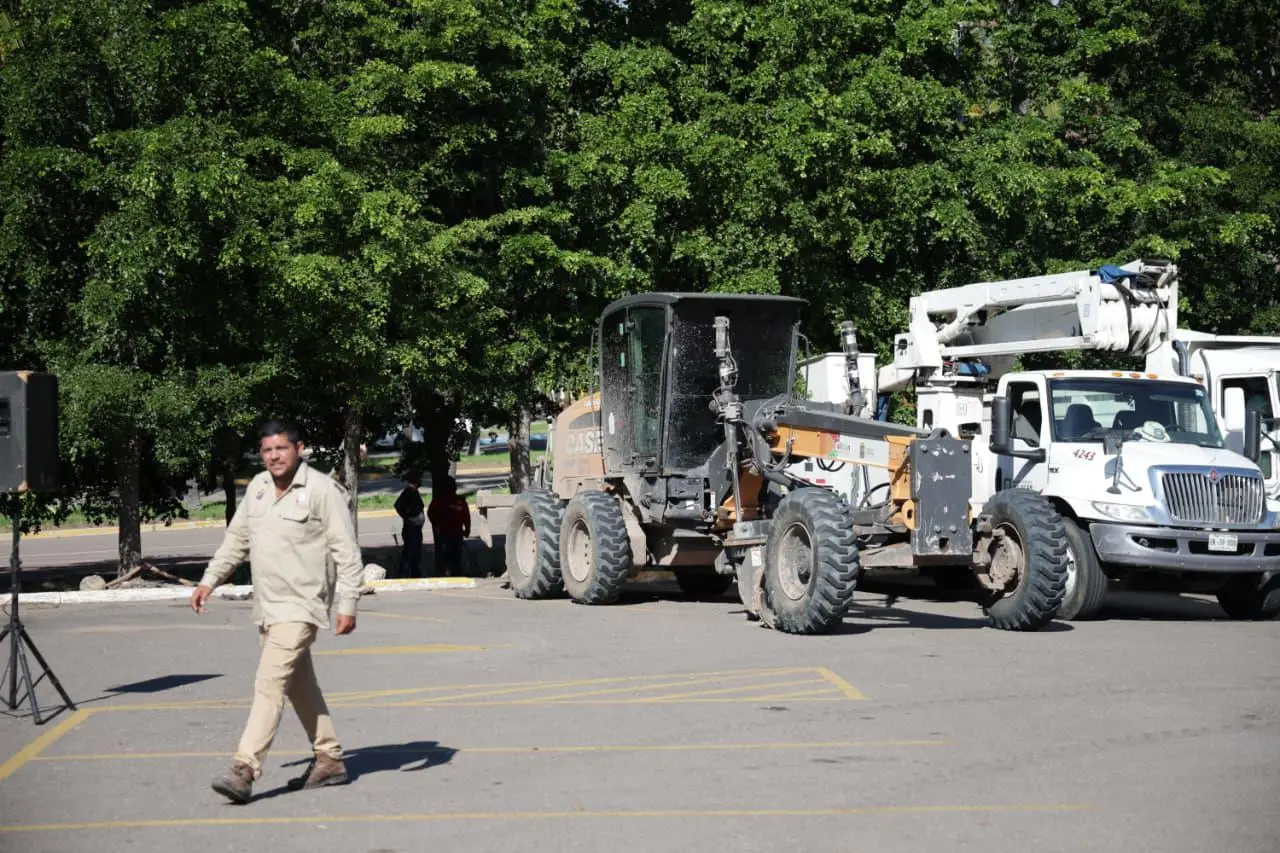 $!Arranca Ayuntamiento Culiacán operativo preventivo por huracán Simon