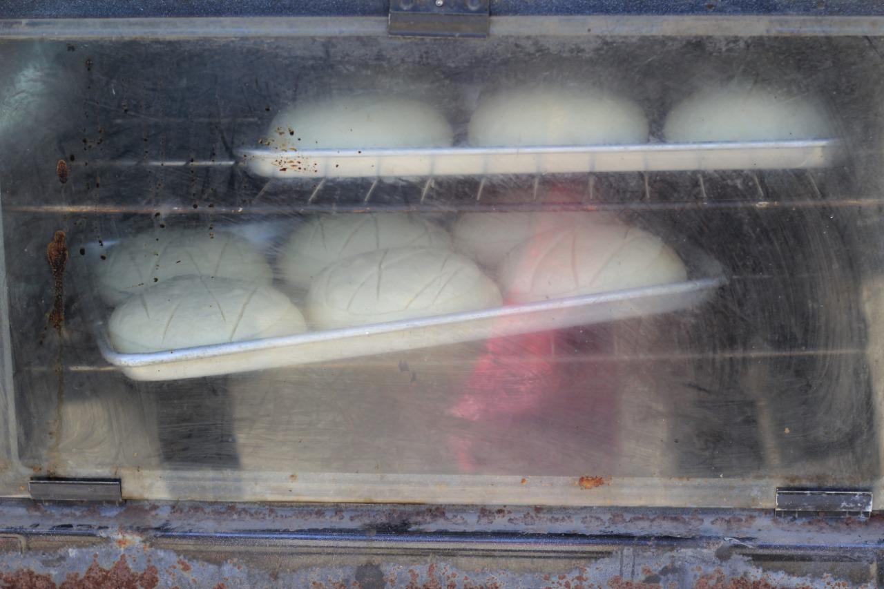 $!Jesús Alberto vende pan en Culiacán, pero ha buscado innovar para ofrecer un servicio diferente