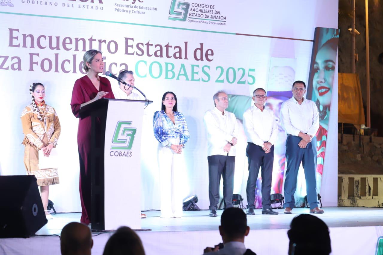 $!Brillan jóvenes de Cobaes en encuentro estatal de danza folclórica en Mazatlán