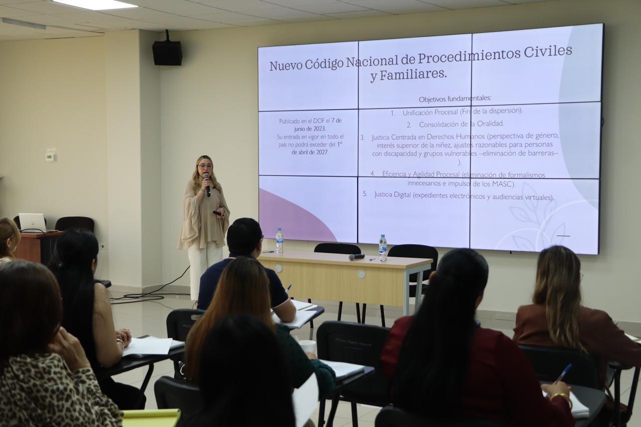 $!Capacitan a Abogadas Violetas en nuevo Código Nacional de Procedimientos Civiles y Familiares