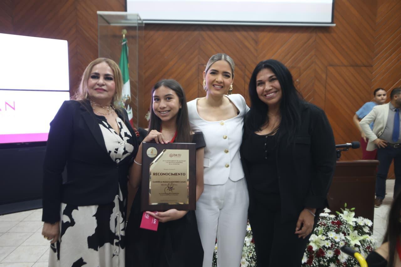 $!Galardonan a 5 jóvenes con el Premio al Mérito Juvenil Mazatlán 2025