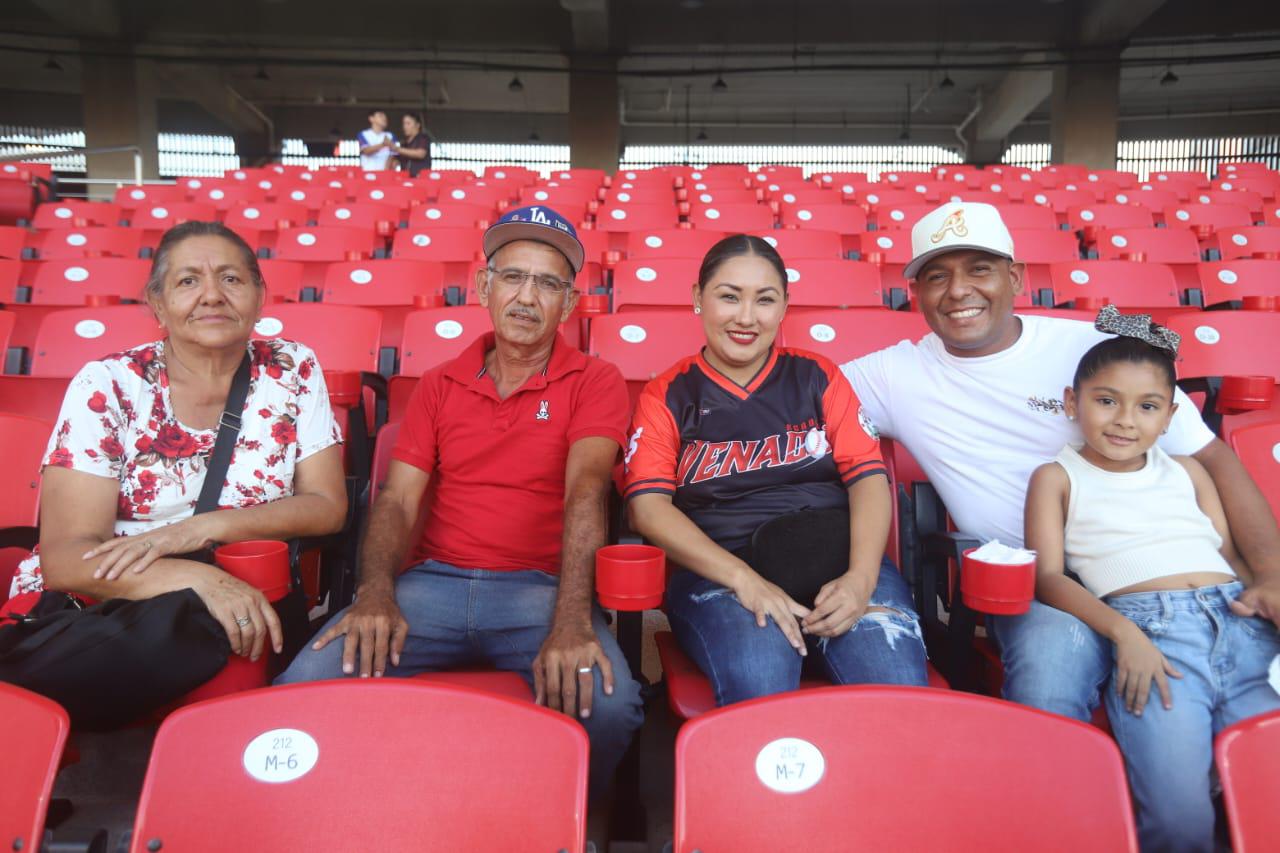 $!Ana Elsa Hernández, Benito Placencia, Claudia Lizárraga, Efrén Placencia y Regina Placencia.