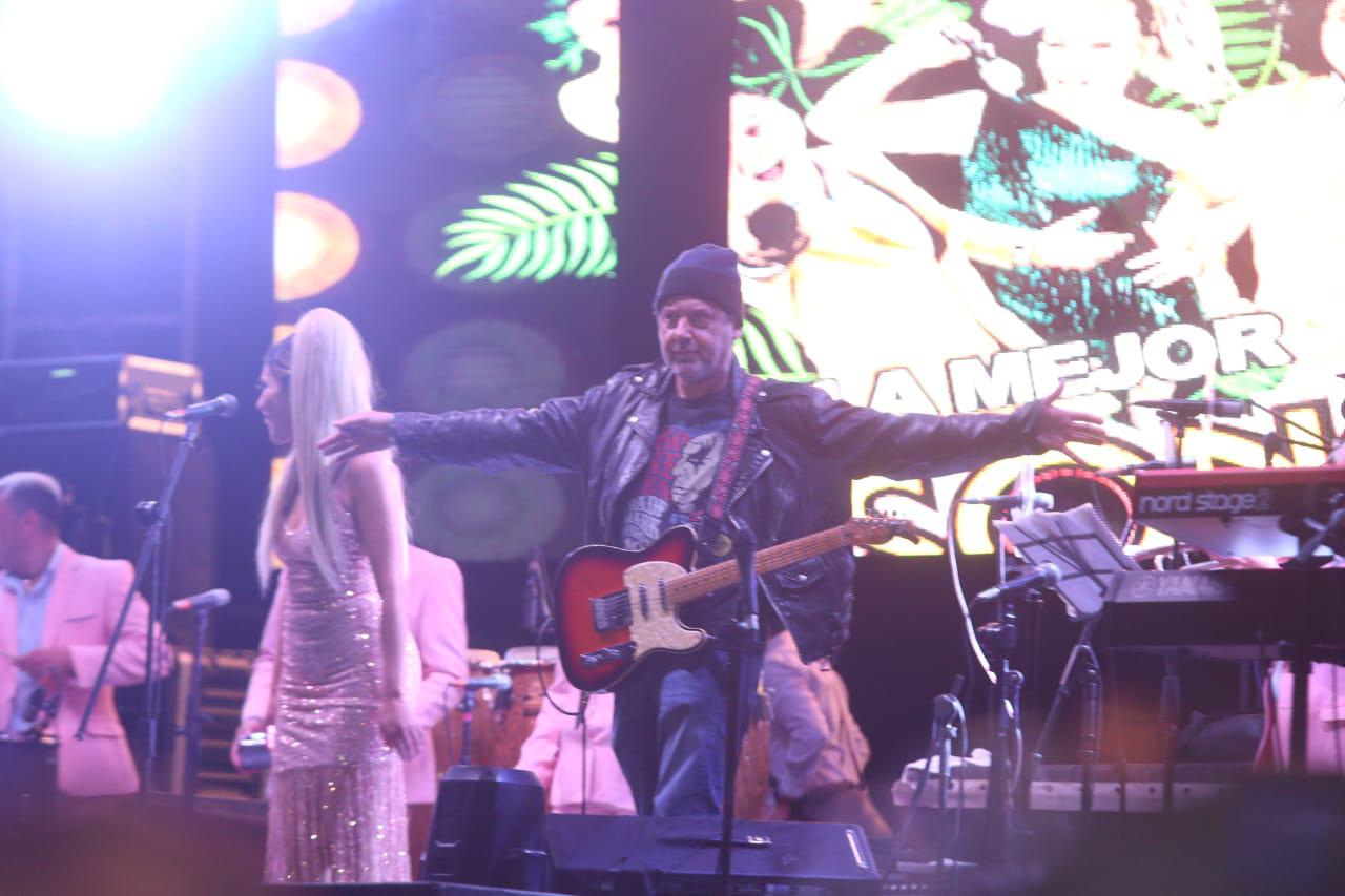 $!Alejadro Marcovich ex guitarrista de Caifanes participó como invitado.