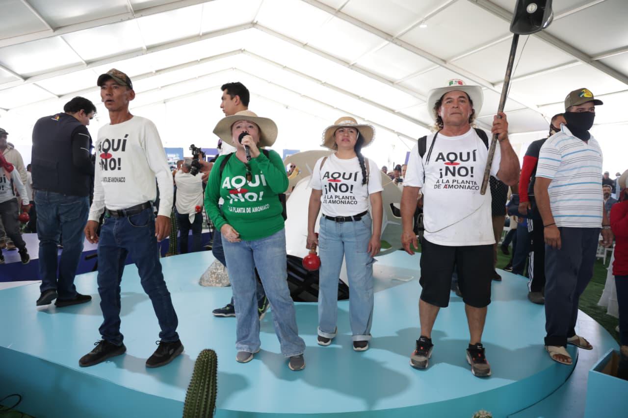 $!Manifestación revienta evento de inauguración de planta Pacífico Mexinol en Topolobampo