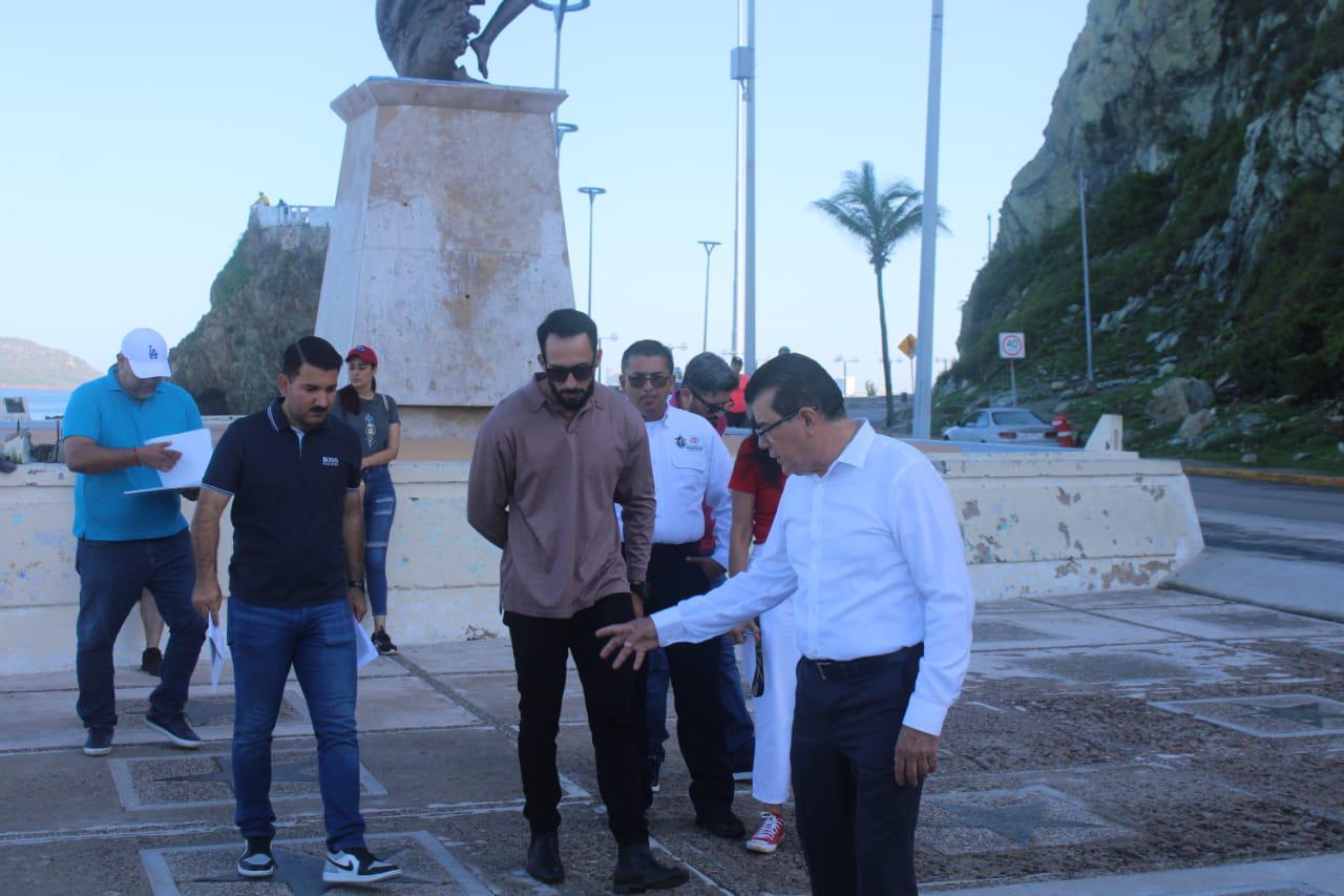 $!Buscan embellecer y dar mantenimiento a los monumentos de Mazatlán