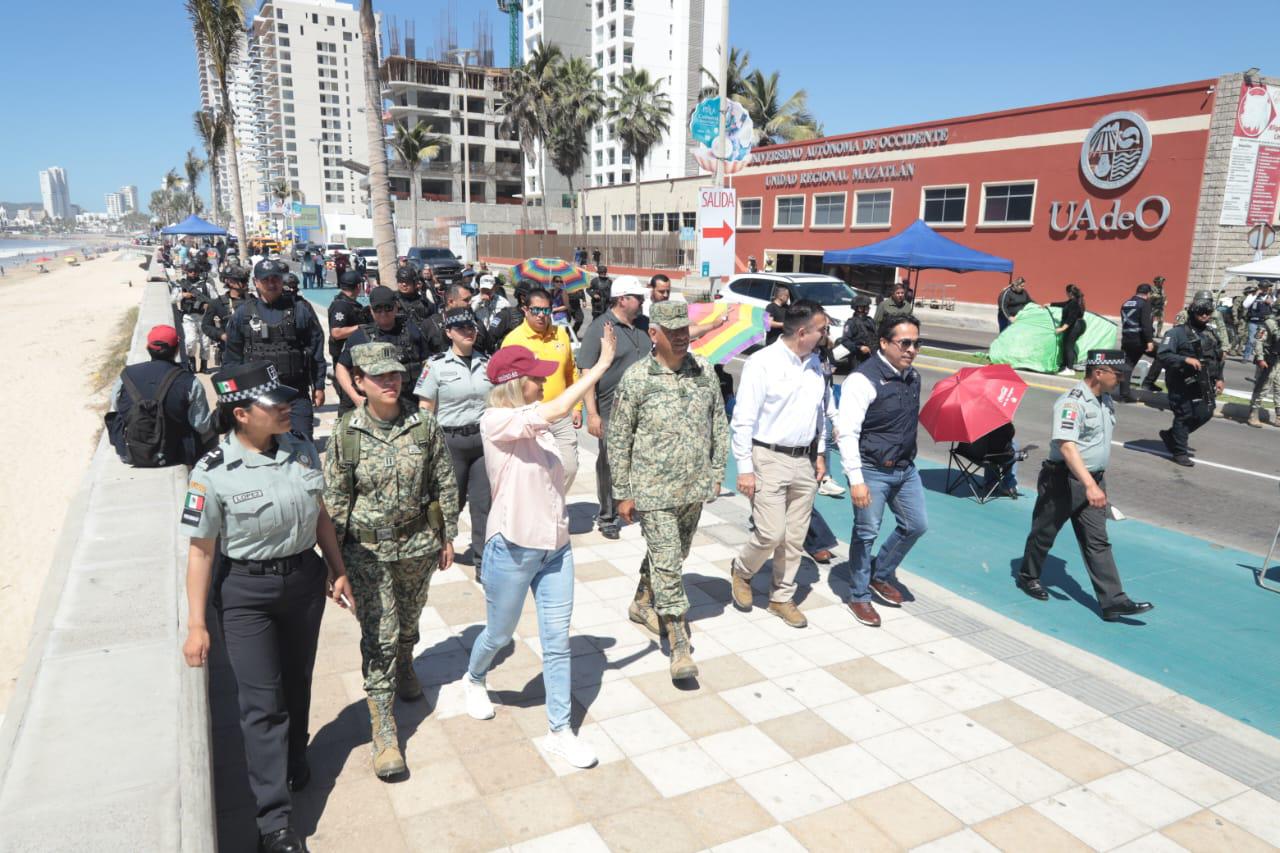 $!Realiza Alcaldesa de Mazatlán recorrido por ruta del desfile bajo fuerte operativo de seguridad