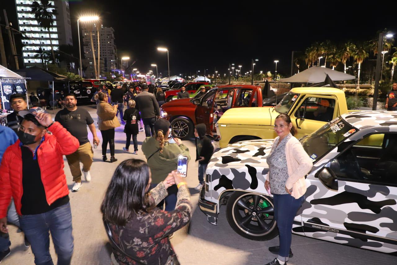 $!Entre el rugir de los vehículos se inaugura la tercera edición de la Semana de la Troca