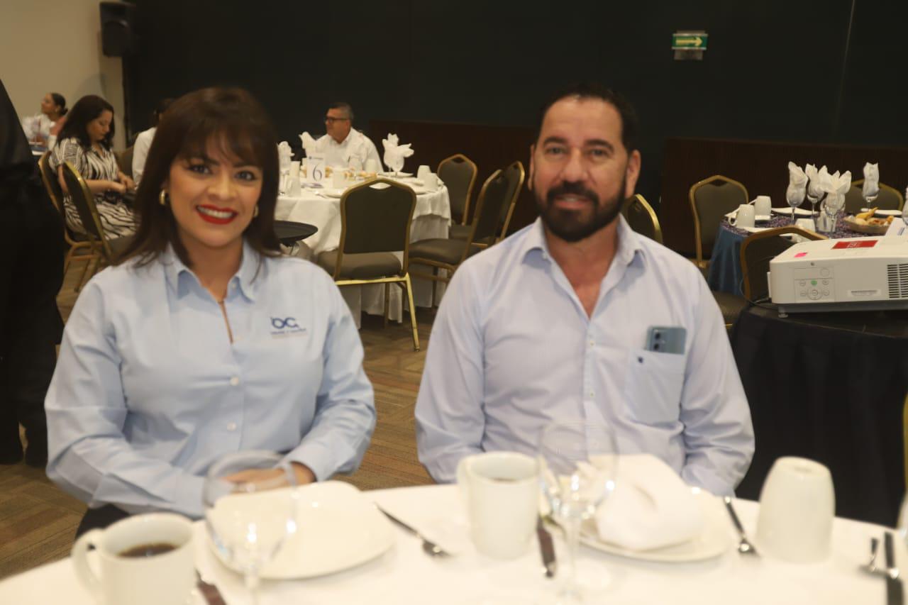 $!Yéssica Medina y Juan Manuel Ramírez.