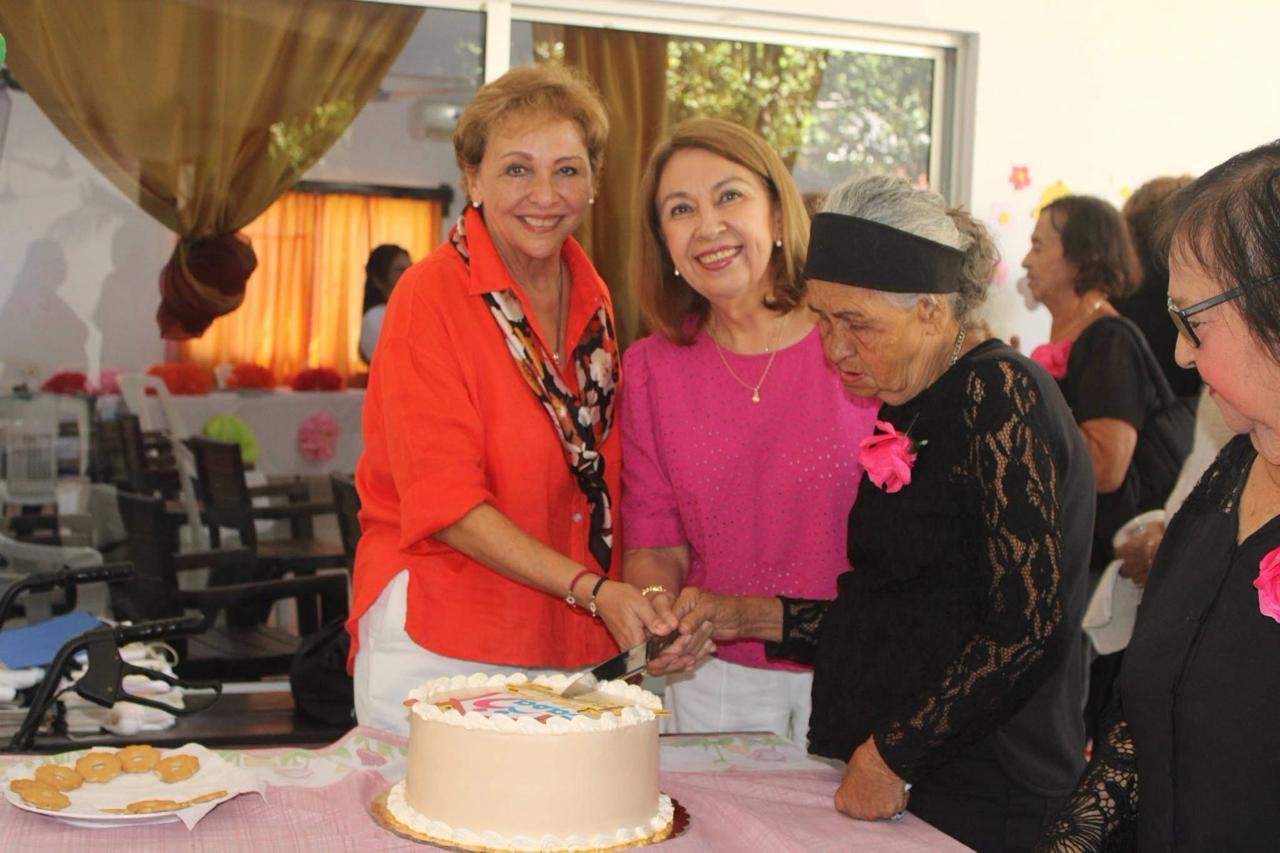 $!Celebran adultos mayores aniversario de Casa de Día, en Escuinapa