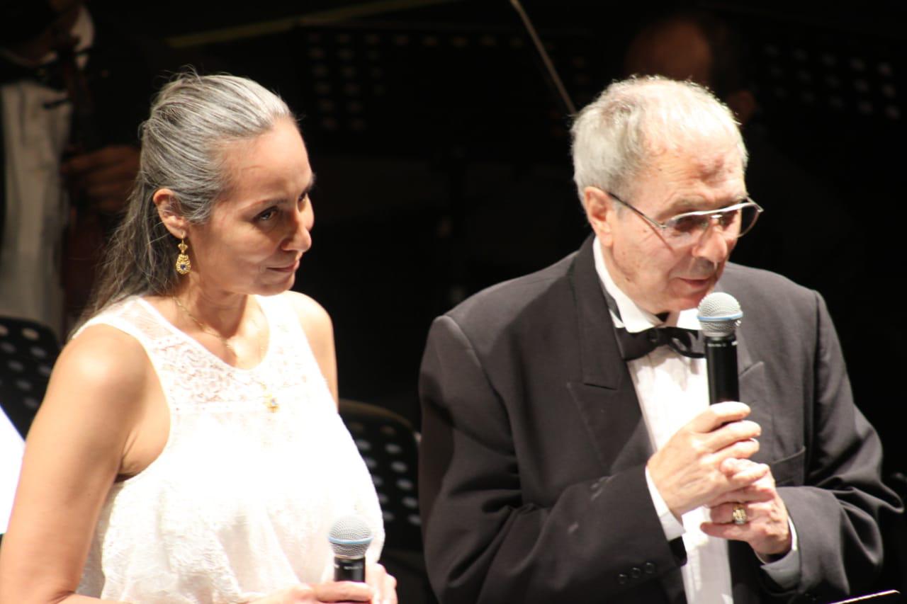 $!Guianeya Román y Gordon Campbell realizaron un homenaje a los amigos fallecidos recientemente, cercanos del proyecto musical de la Temporada Campbell.