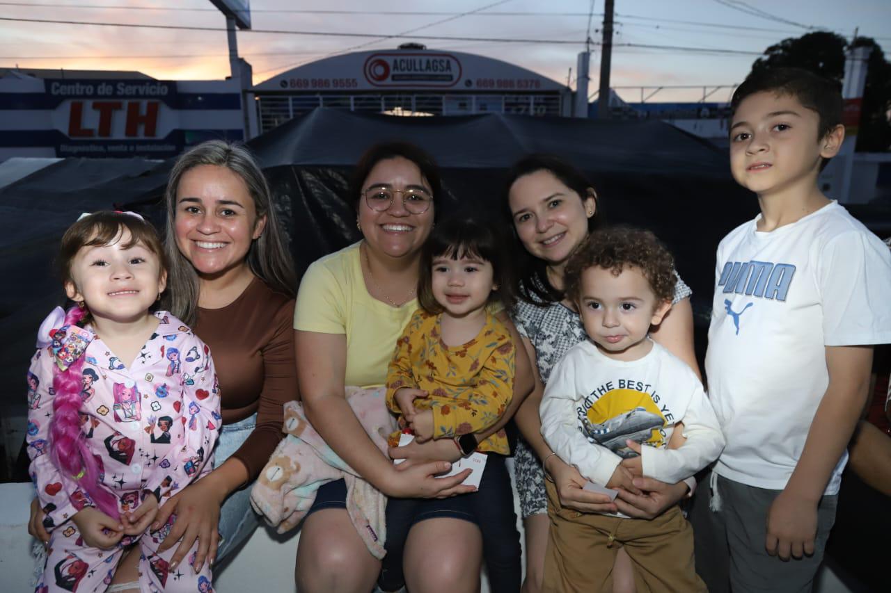 $!Thalia y Karen Trujillo, Berenice Lizárraga, Lía y Danna Hidalgo, y Rigel y Érick Trujillo.