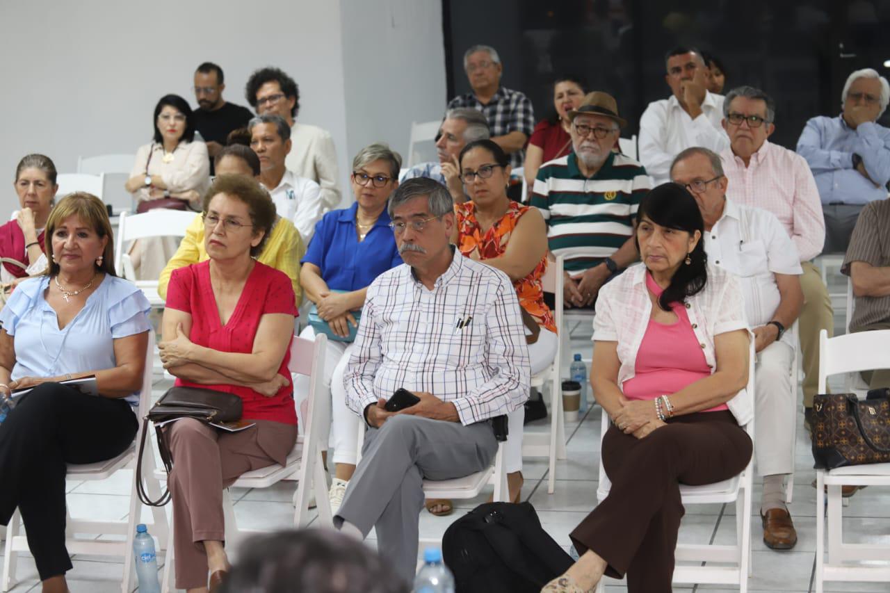 $!Exploran la identidad sinaloense a través de las páginas de ‘Sinaloa Milagro de Luz’