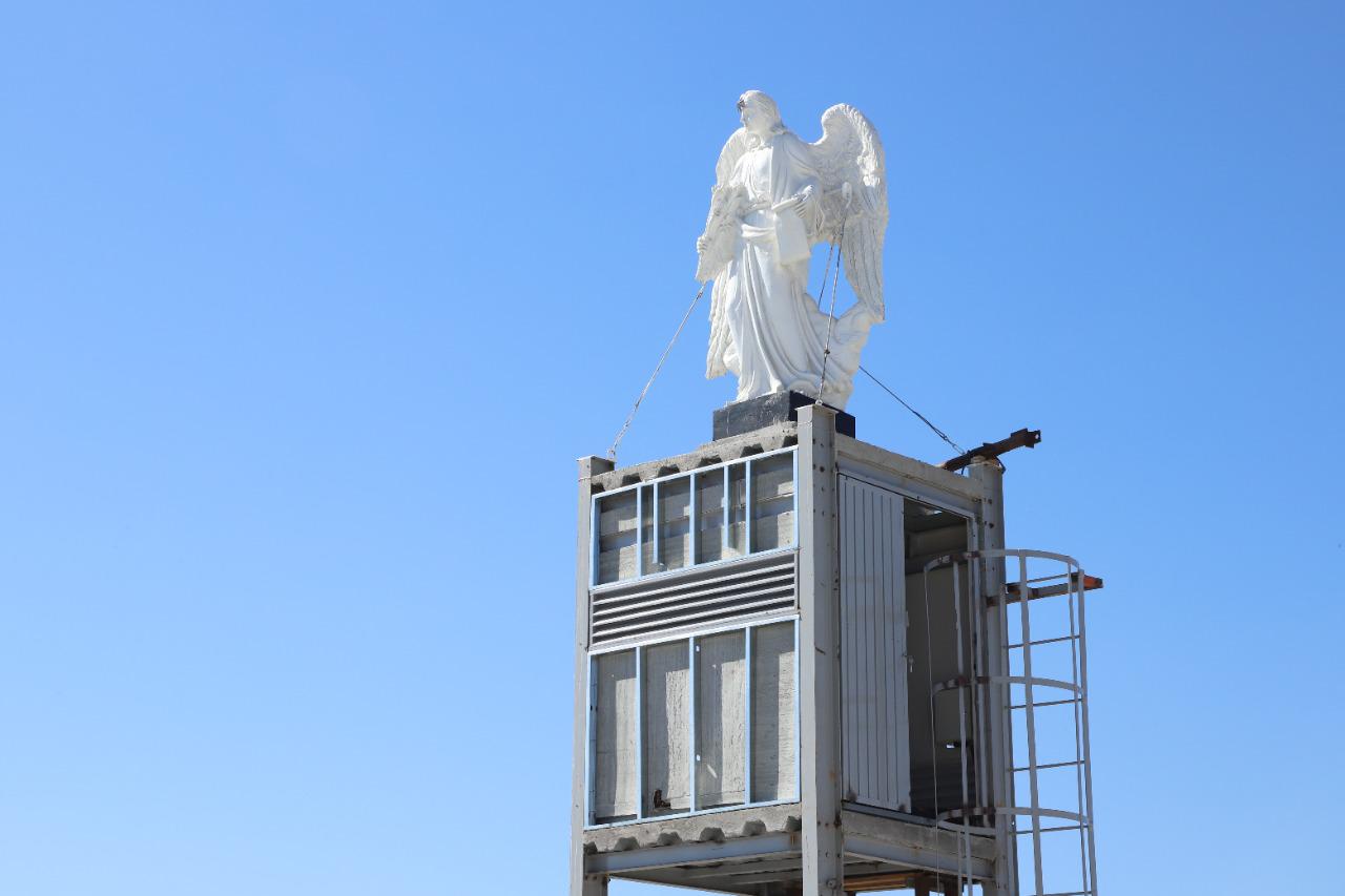 $!Emerge desde la Montuosa un Arcángel a 25 metros de altura