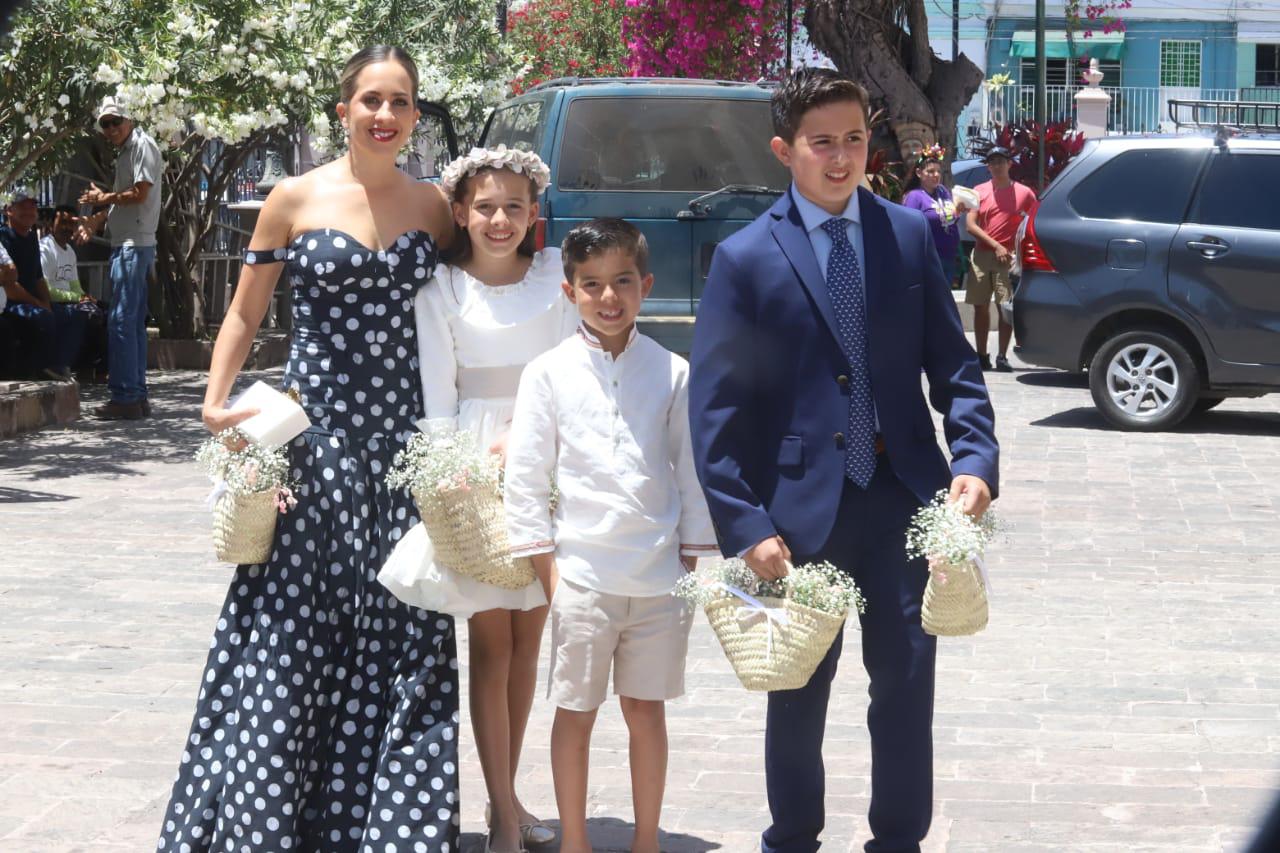 $!Ana Sofía Ley y Quirino Ordaz Fuentes se dan el sí ante el altar