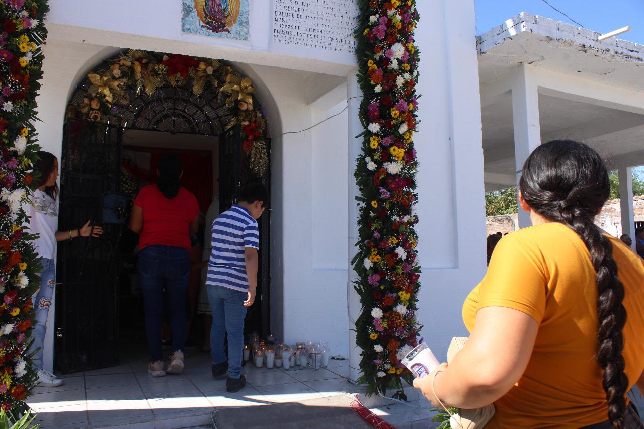 $!Fieles a la Virgen de Guadalupe llegan a la Capilla de ‘El Gallo’, en Escuinapa
