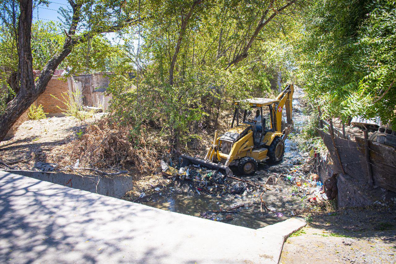 $!Limpieza de arroyos y pluviales va al 30 por ciento en Culiacán