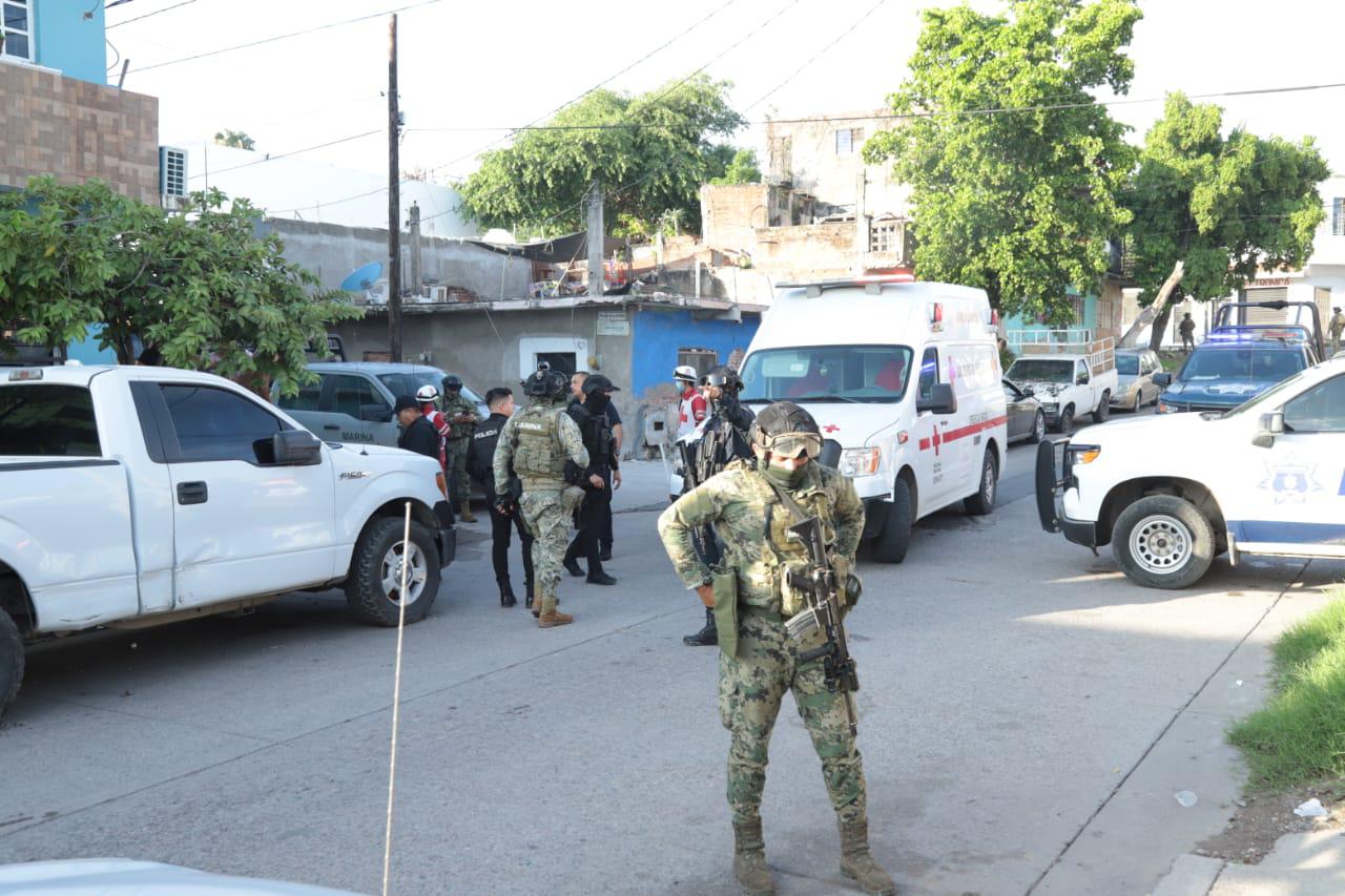 $!Motociclistas armados persiguen y golpean a hombre en la colonia Juárez, en Mazatlán
