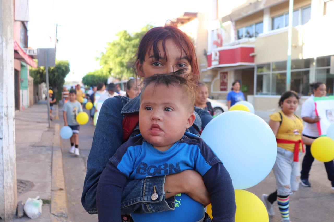 $!Marchan en Escuinapa en conmemoración del Día Mundial del Síndrome de Down