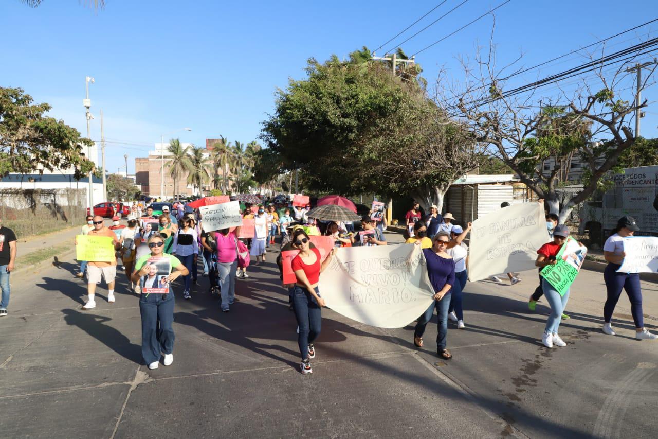 $!Desaparece joven en Mazatlán; exigen justicia... pero nadie los atiende