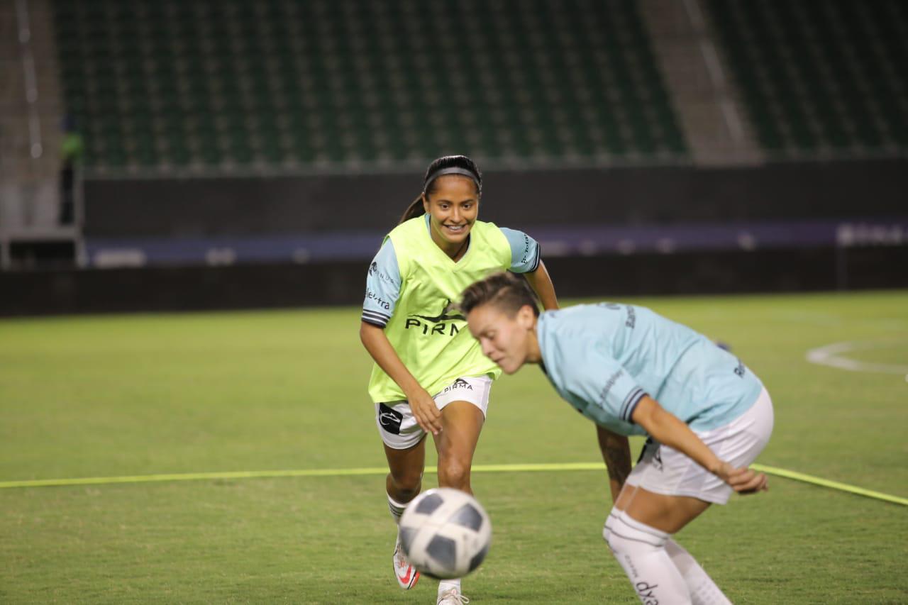 $!Belkis Escalante: La mazatleca que se ha abierto cancha en el futbol y en la vida