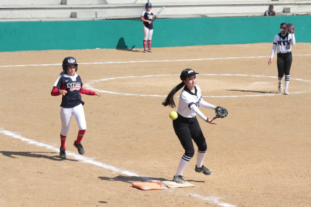 $!Mazatlán se corona en la Sub 8 del Estatal de Softbol Femenil