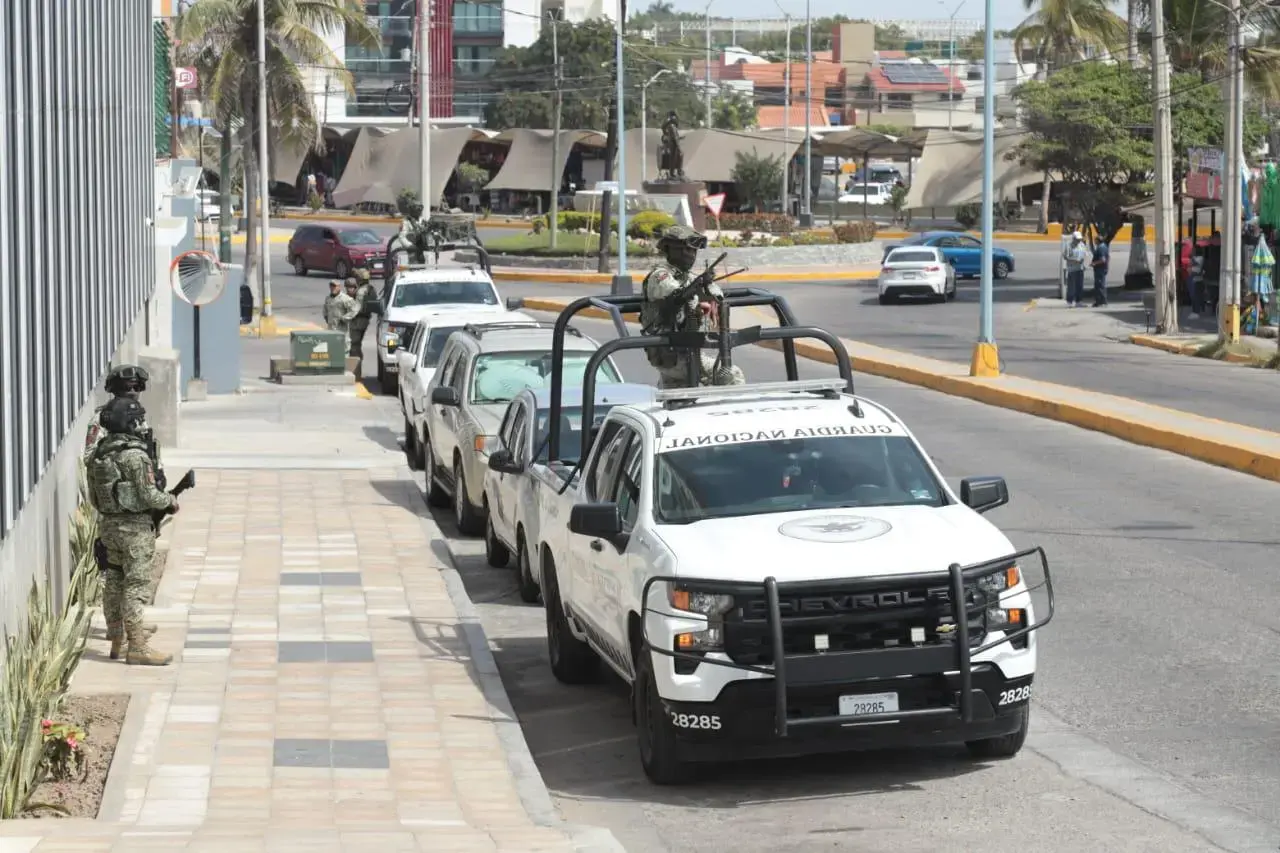 $!Despliega Marina y Guardia Nacional fuerte vigilancia en paseo costero de Mazatlán