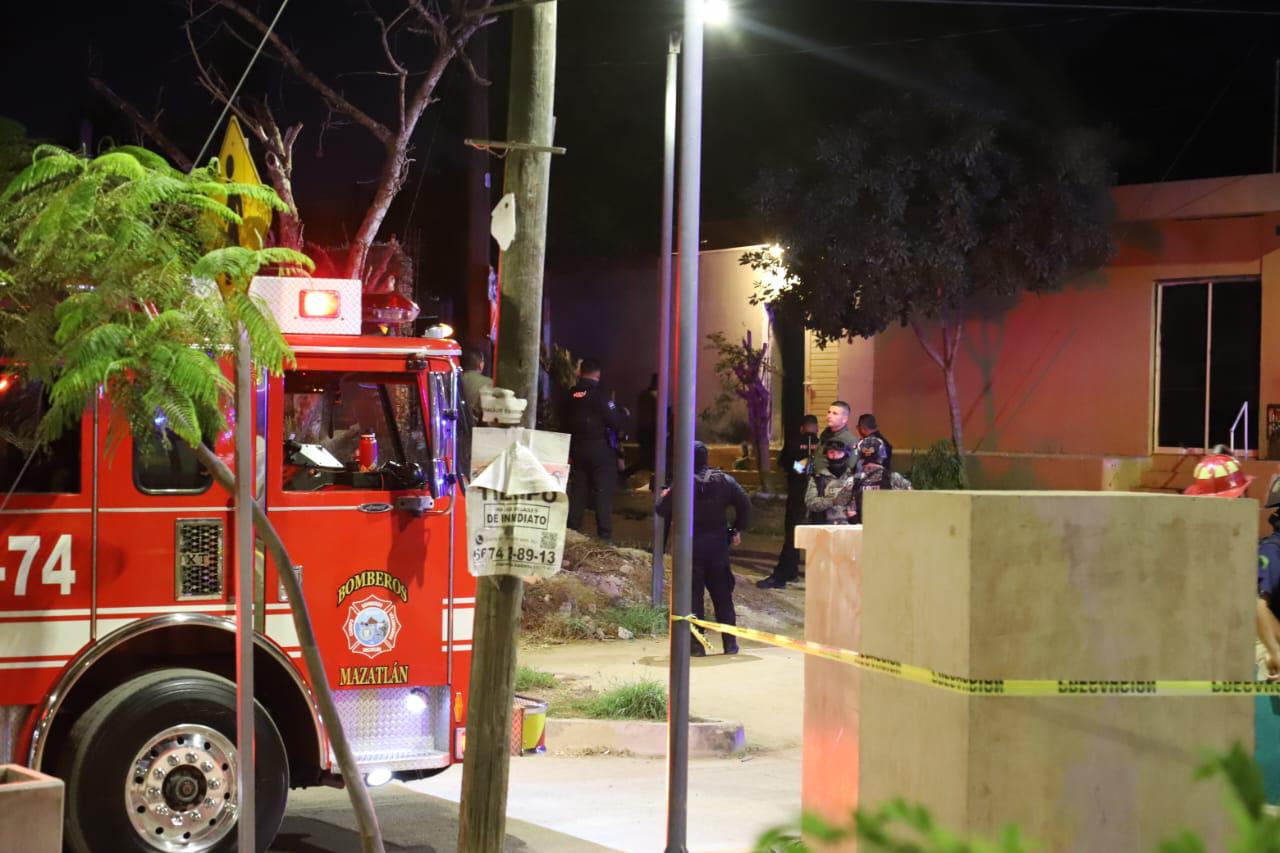 $!Lanzan artefacto explosivo a vivienda en la colonia Flores Magón, en Mazatlán