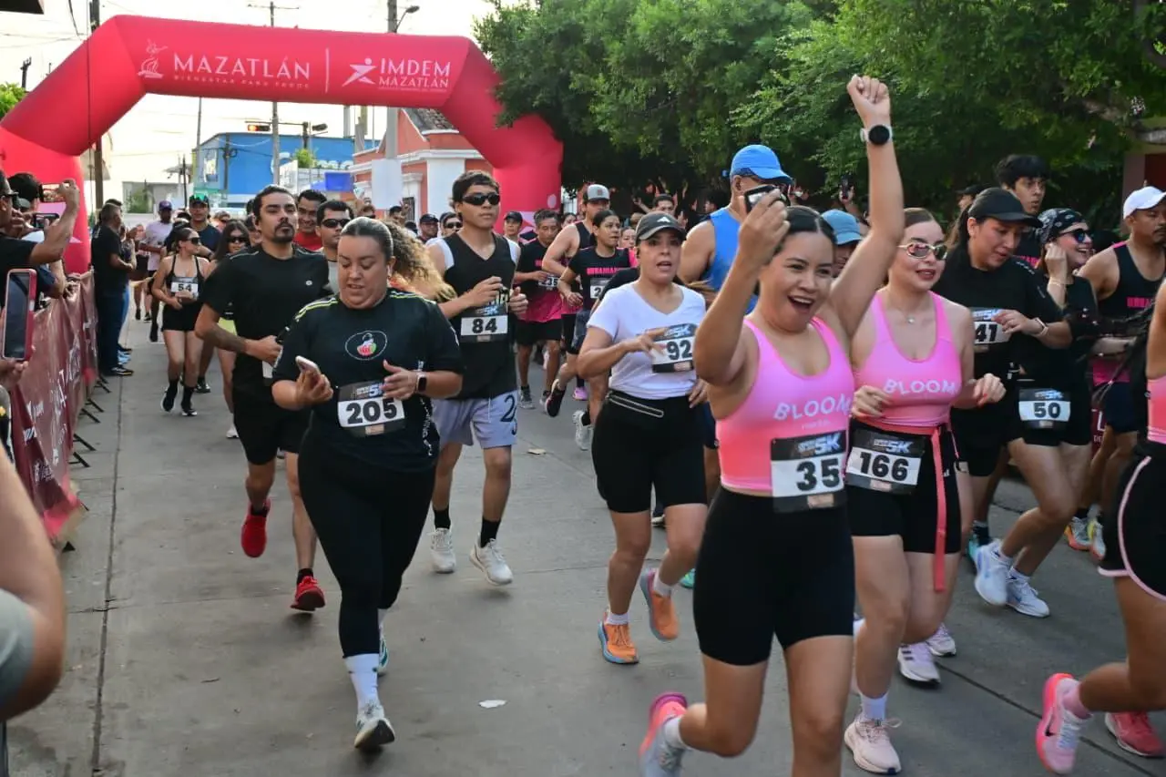 $!Norma Labrador y Juan Carlos Carbajal conquistan la Carrera San Juan 2026, en Mazatlán