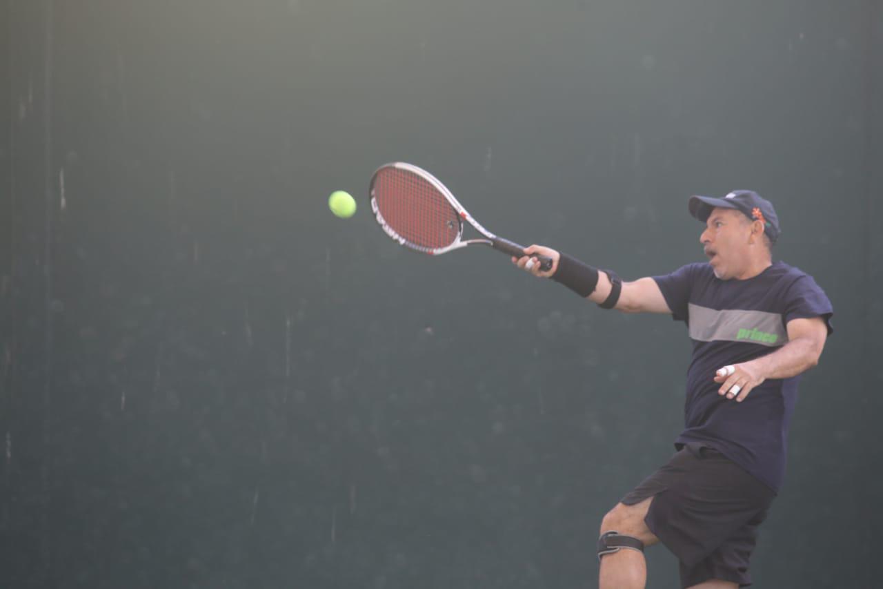 $!Ávila y Vázquez dominan con facilidad en Torneo de Tenis Bajo Techo