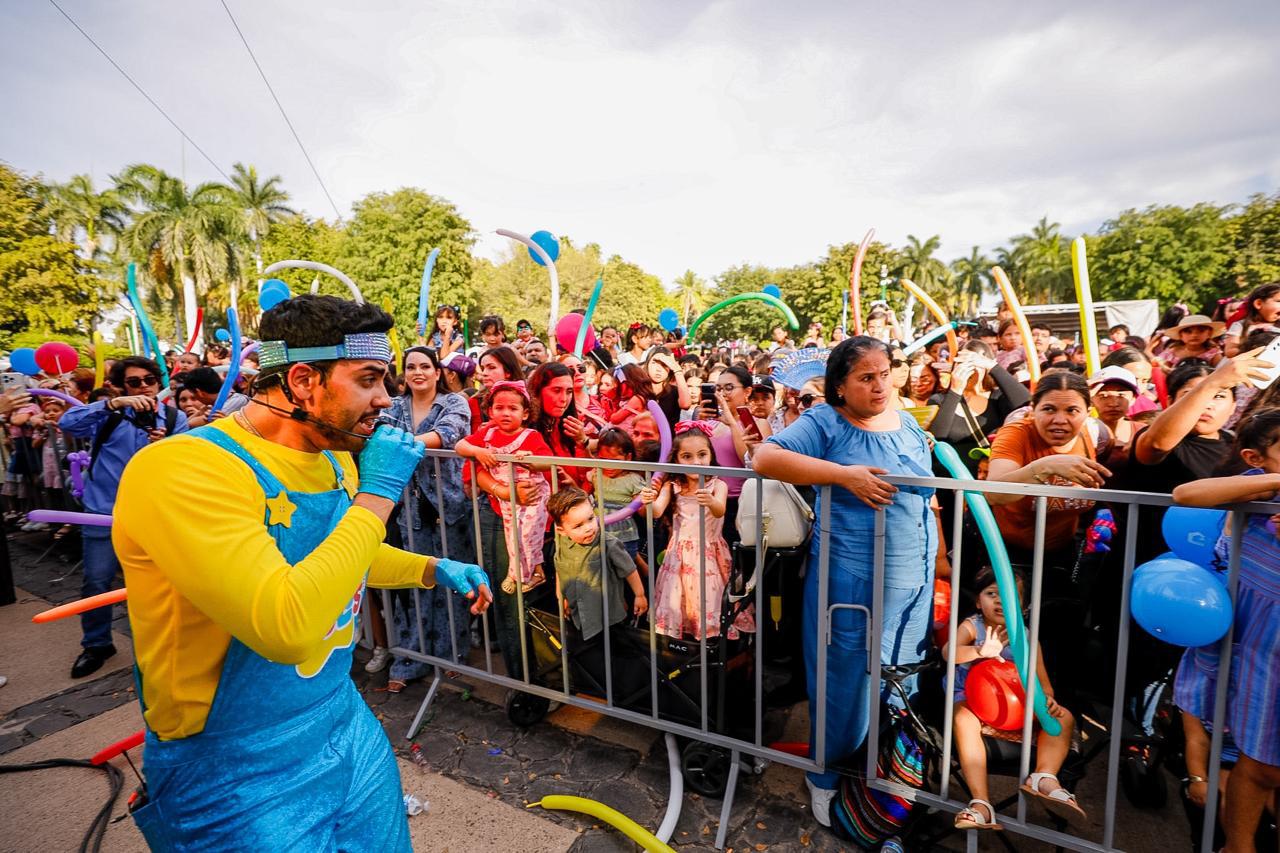 $!Celebran más de 20 mil personas el Día de la Niñez en Palacio de Gobierno