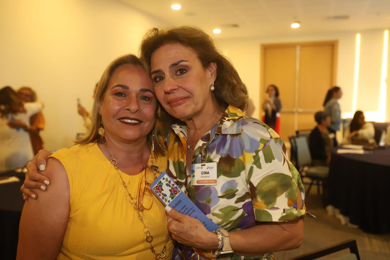 $!Alejandra Chávez y Georgina Suárez, de San Andrés Tuxtla, Veracruz.