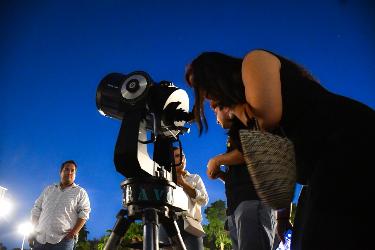 $!Centro de Ciencias de Sinaloa celebra la Noche Internacional de Observar la Luna