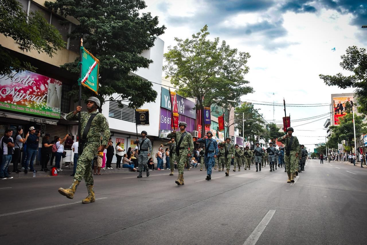 $!Arranca el desfile del 20 de Noviembre en Culiacán bajo resguardo de más de 10 mil efectivos