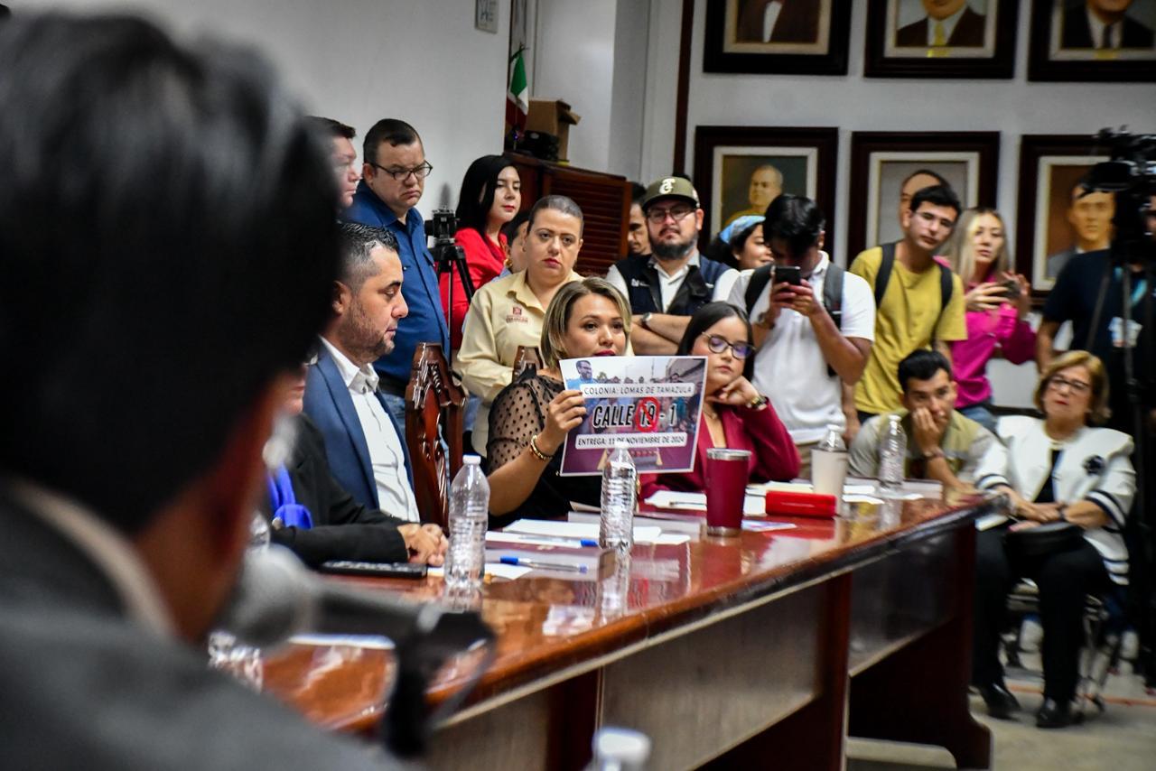 $!Entrega Alcalde de Culiacán a Cabildo Informe de Gobierno de su primer año