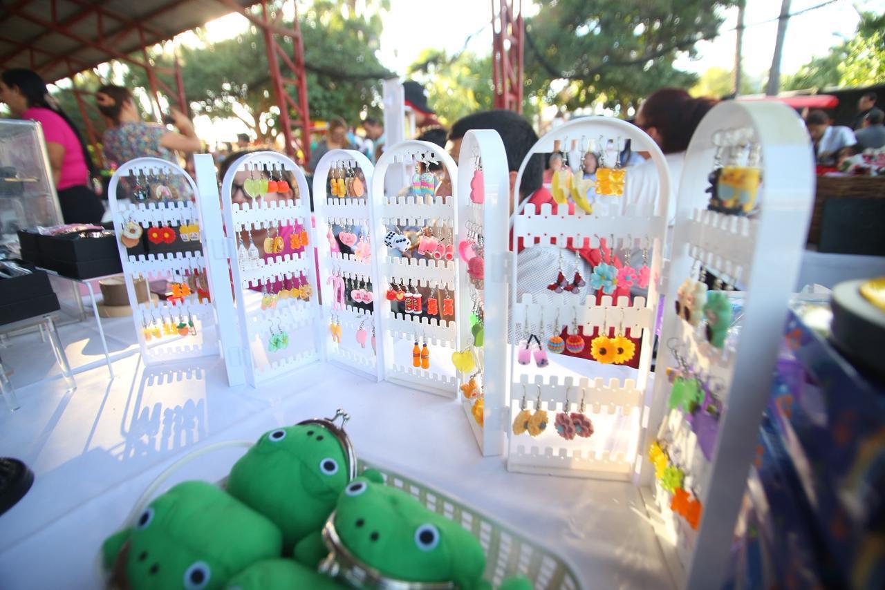 $!Realizan en la Juárez la segunda edición del ‘Mercadito Navideño del Bienestar’